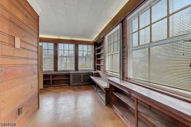 16 N Mountain Ave, Montclair Twp., NJ 07042