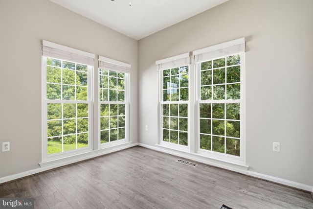 45598 GRAND CENTRAL SQ, Sterling, VA 20166