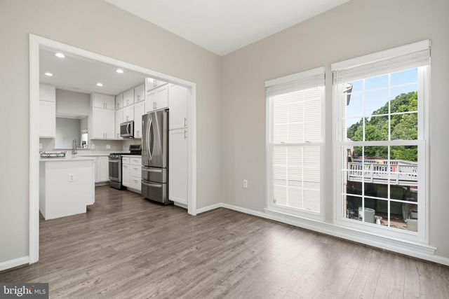 45598 GRAND CENTRAL SQ, Sterling, VA 20166