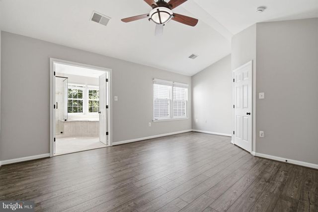 45598 GRAND CENTRAL SQ, Sterling, VA 20166