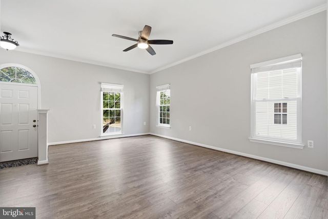 45598 GRAND CENTRAL SQ, Sterling, VA 20166