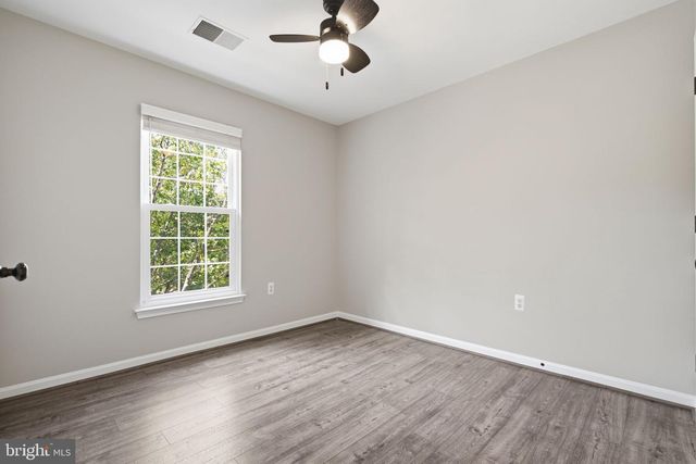 45598 GRAND CENTRAL SQ, Sterling, VA 20166
