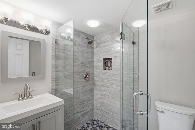 45598 GRAND CENTRAL SQ, Sterling, VA 20166