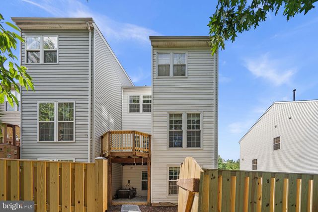 45598 GRAND CENTRAL SQ, Sterling, VA 20166