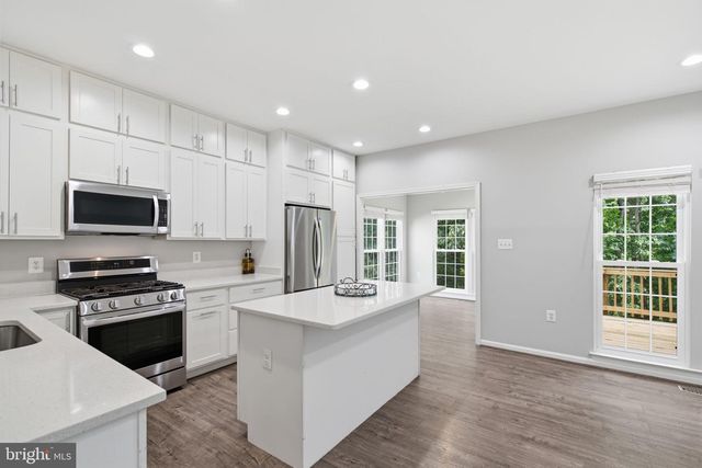 45598 GRAND CENTRAL SQ, Sterling, VA 20166