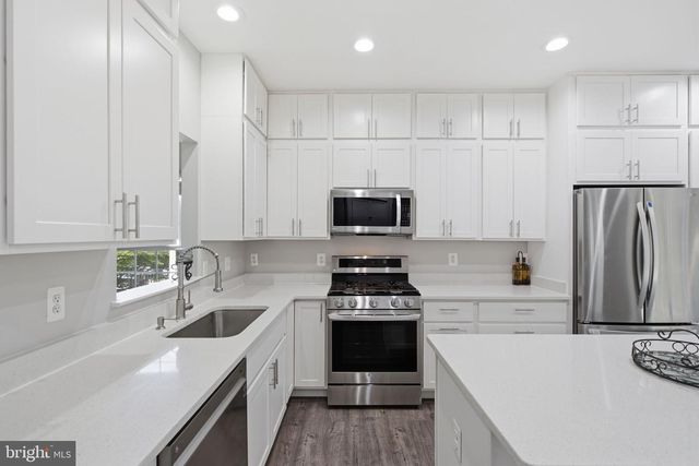45598 GRAND CENTRAL SQ, Sterling, VA 20166