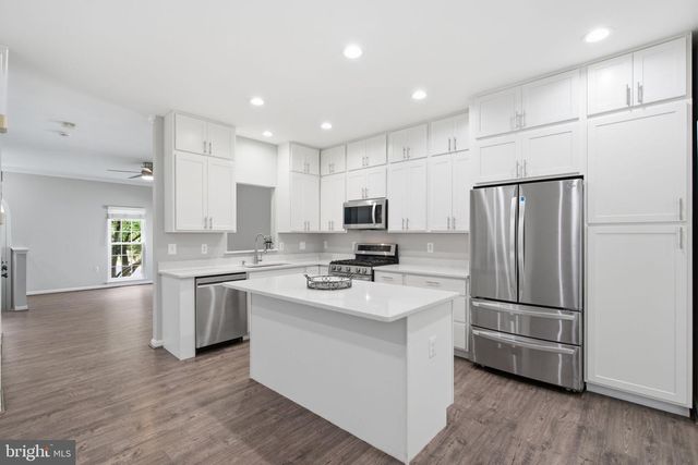 45598 GRAND CENTRAL SQ, Sterling, VA 20166