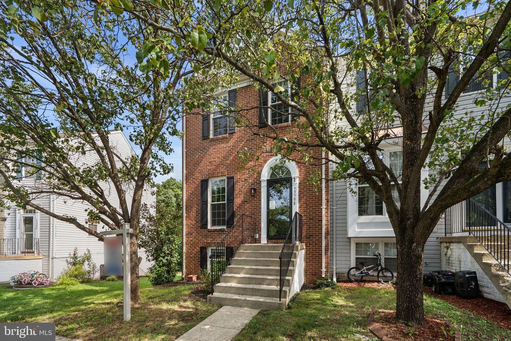 45598 GRAND CENTRAL SQ, Sterling, VA 20166