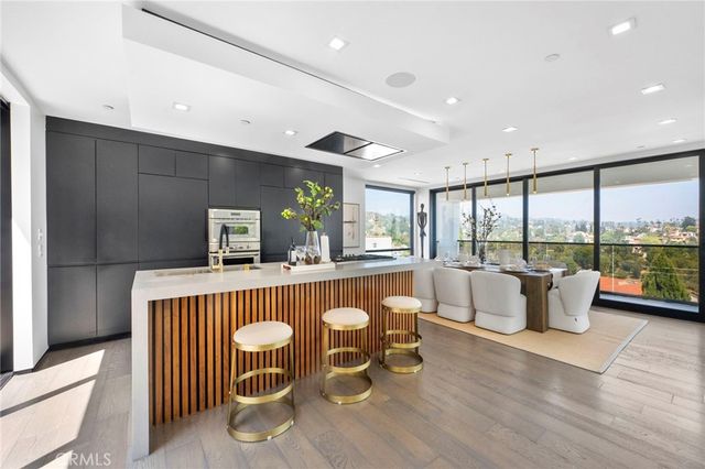 2033 Glencoe, Los Angeles, CA 90068