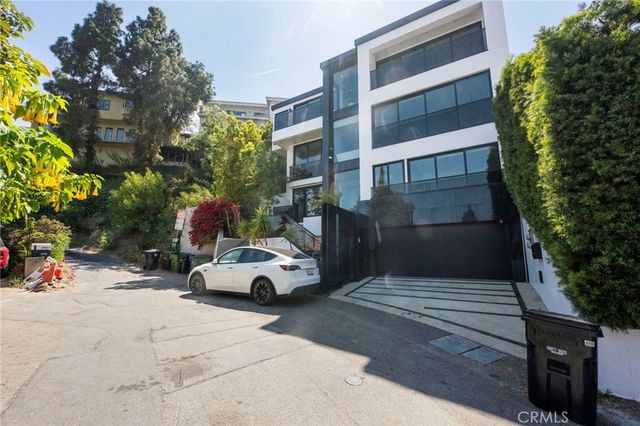 2033 Glencoe, Los Angeles, CA 90068
