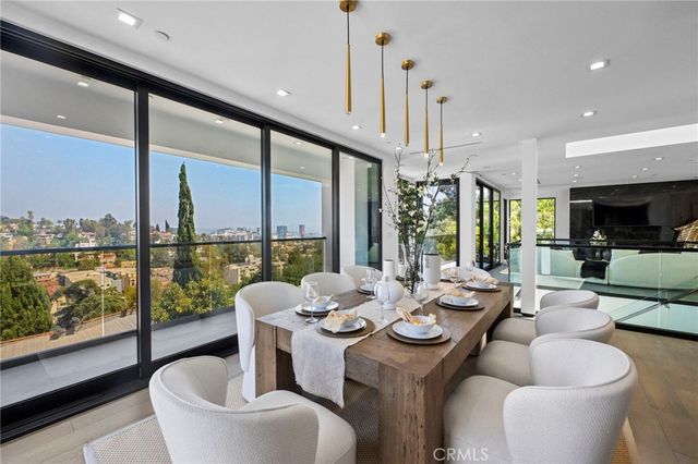 2033 Glencoe, Los Angeles, CA 90068