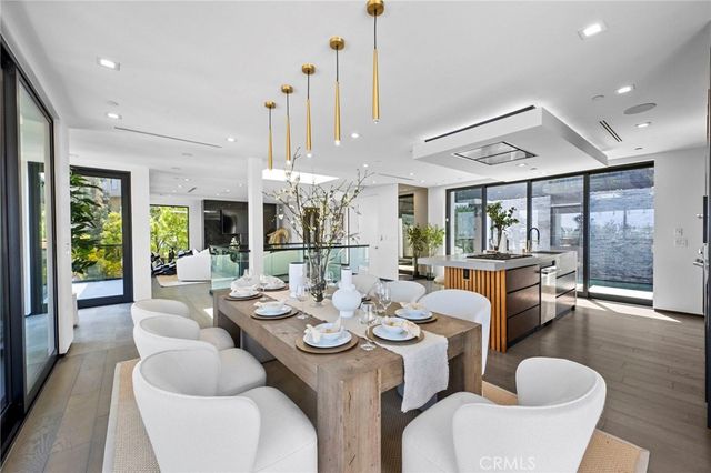 2033 Glencoe, Los Angeles, CA 90068