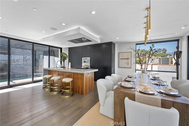 2033 Glencoe, Los Angeles, CA 90068
