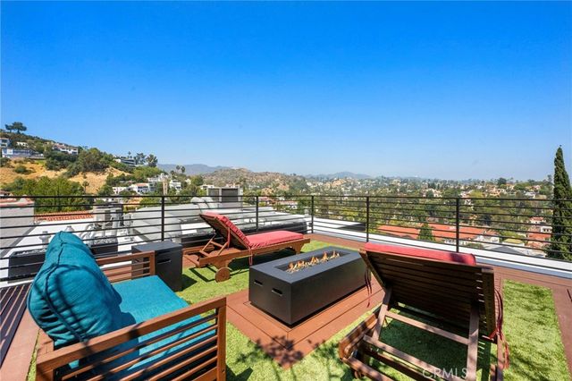 2033 Glencoe, Los Angeles, CA 90068