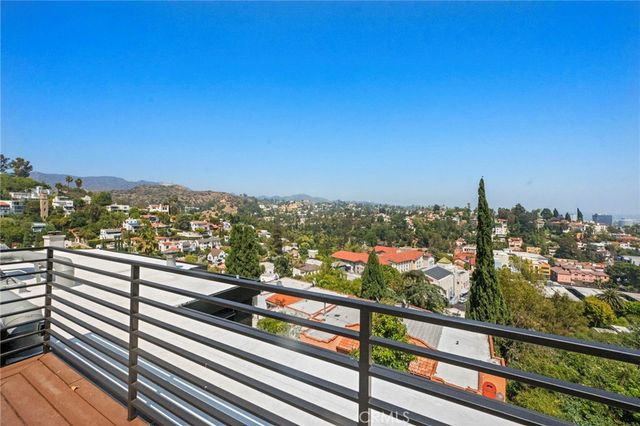 2033 Glencoe, Los Angeles, CA 90068