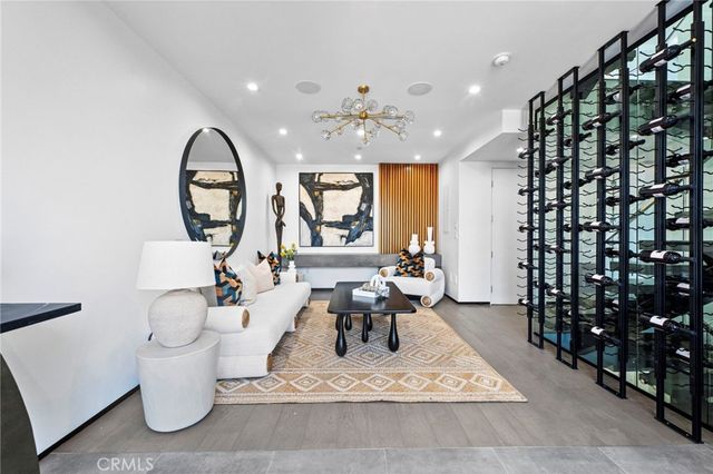2033 Glencoe, Los Angeles, CA 90068
