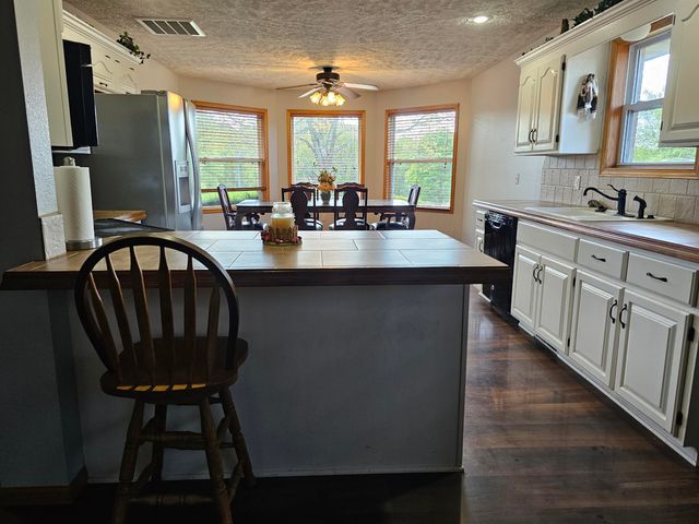 406 Kadee Drive, Crane, MO 65633