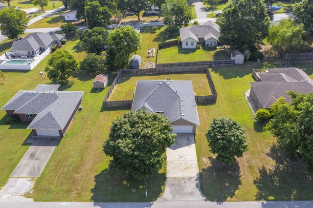 406 Kadee Drive, Crane, MO 65633