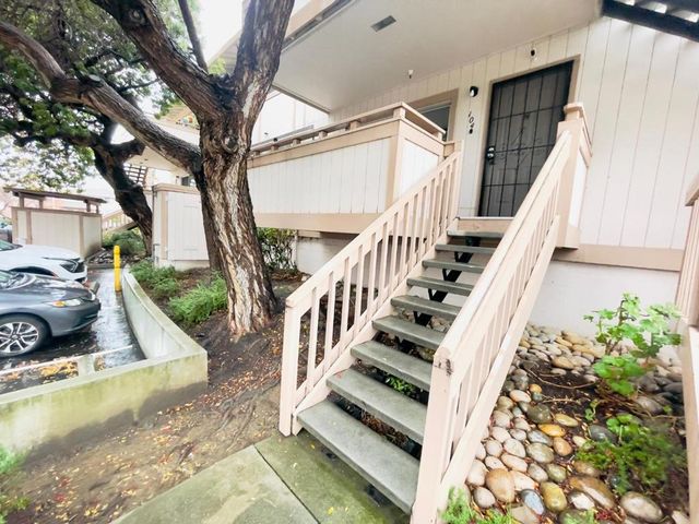 25164 Copa Del Oro Drive Drive 104, Hayward, CA 94545