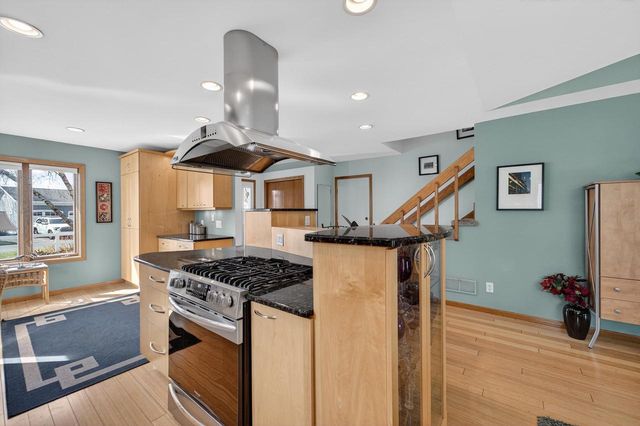 5316 Lighthouse Bay Drive, Madison, WI 53704