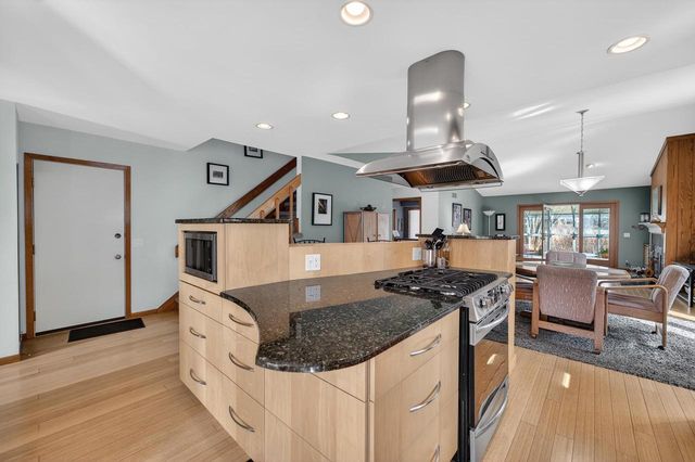 5316 Lighthouse Bay Drive, Madison, WI 53704