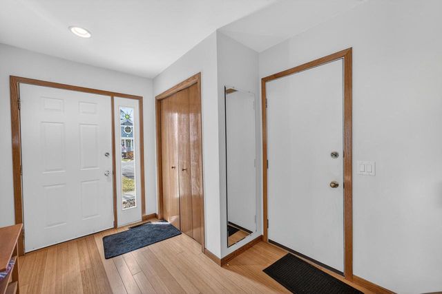 5316 Lighthouse Bay Drive, Madison, WI 53704