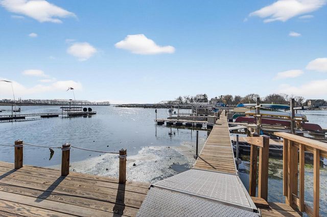 5316 Lighthouse Bay Drive, Madison, WI 53704