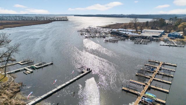 5316 Lighthouse Bay Drive, Madison, WI 53704