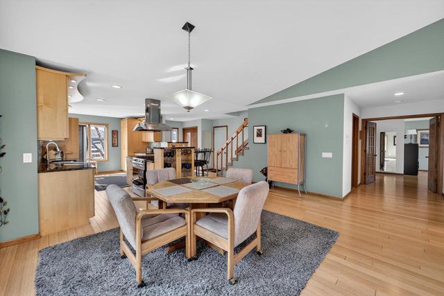 5316 Lighthouse Bay Drive, Madison, WI 53704