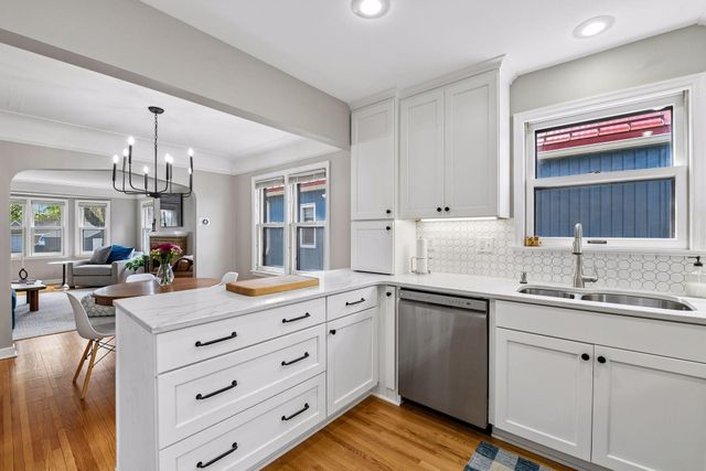 5440 Shoreview Avenue, Minneapolis, MN 55417