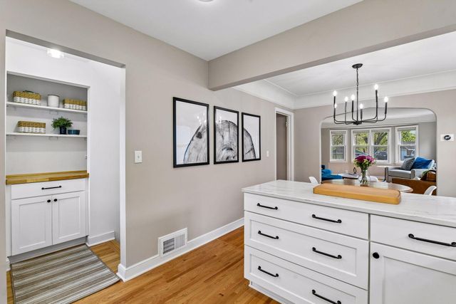 5440 Shoreview Avenue, Minneapolis, MN 55417
