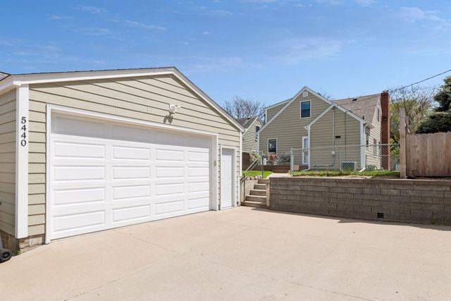 5440 Shoreview Avenue, Minneapolis, MN 55417