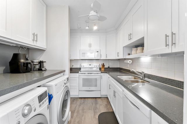 2401 Del-aire Boulevard E 201, Delray Beach, FL 33445