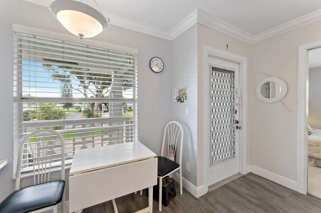 2401 Del-aire Boulevard E 201, Delray Beach, FL 33445