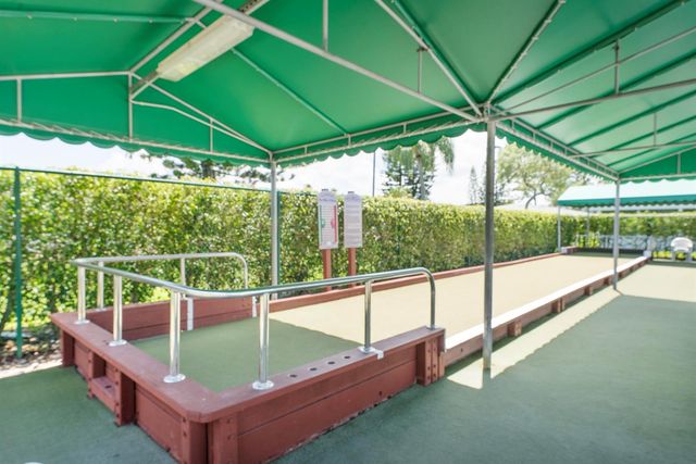 2401 Del-aire Boulevard E 201, Delray Beach, FL 33445
