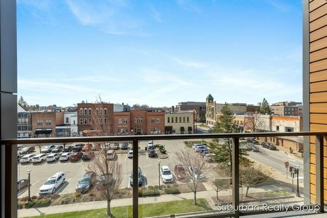 159 S River Avenue 401, Holland, MI 49423