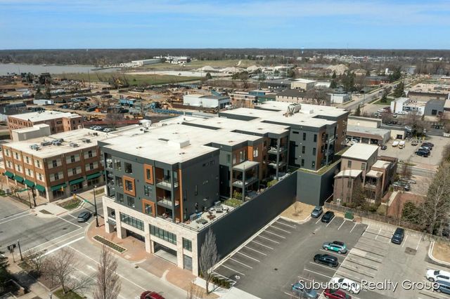159 S River Avenue 401, Holland, MI 49423