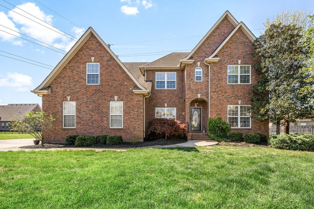 3411 Geneva Dr, Murfreesboro, TN 37128