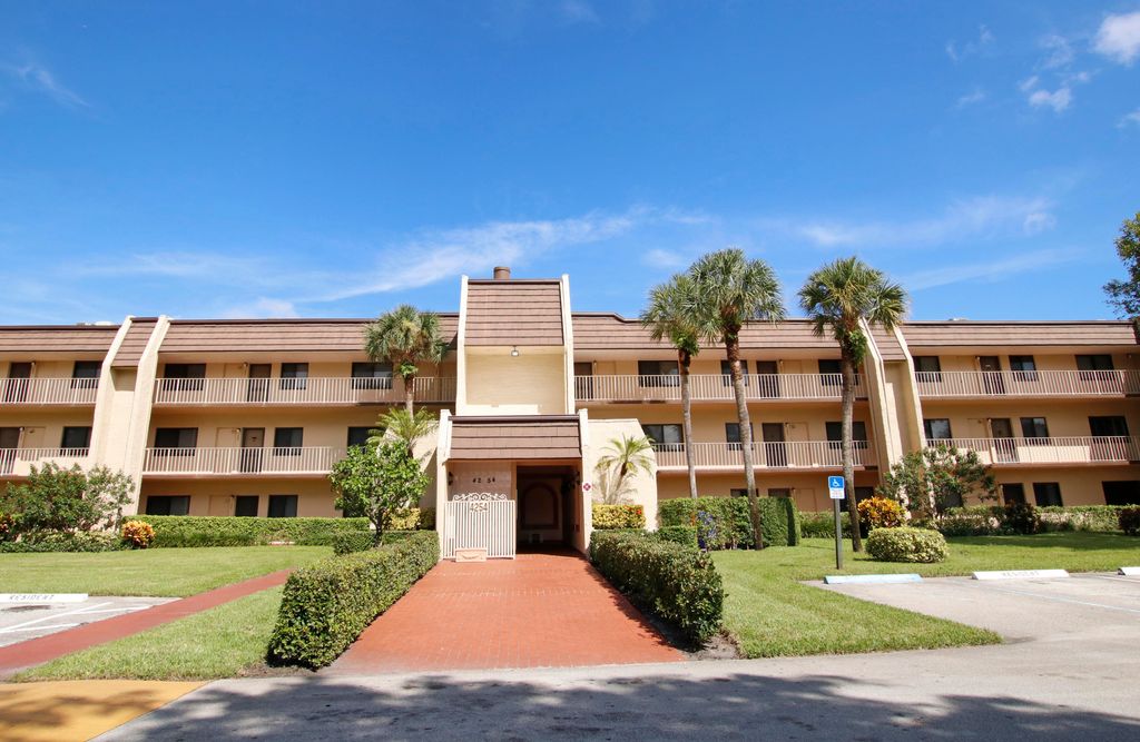 4254 Deste Court 305, Lake Worth, FL 33467