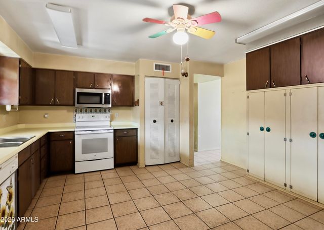 7149 W Wilshire Drive, Phoenix, AZ 85035