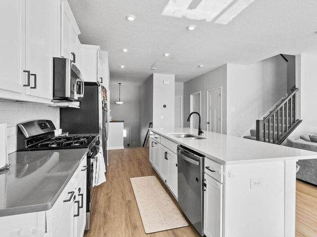 6662 Wildflower Way, Minnetrista, MN 55331