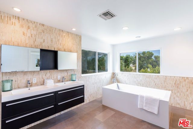 28929 Wight Road, Malibu, CA 90265