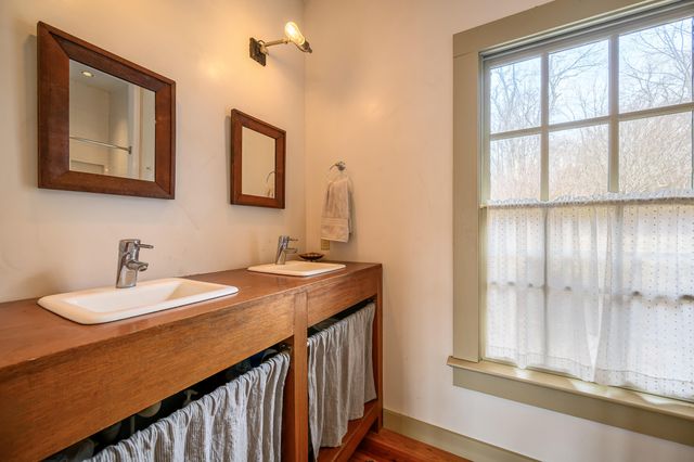 877 Old Furnace RD, Floyd, VA 24091