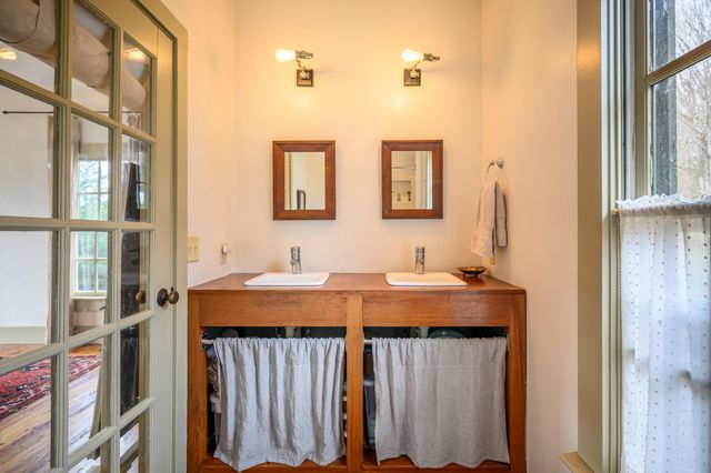 877 Old Furnace RD, Floyd, VA 24091