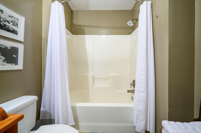 877 Old Furnace RD, Floyd, VA 24091