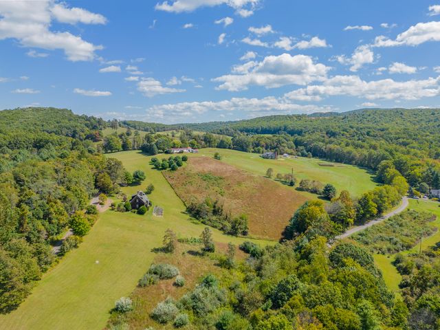 877 Old Furnace RD, Floyd, VA 24091