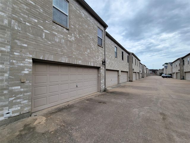 3032 Holly Hall Street 3032, Houston, TX 77054