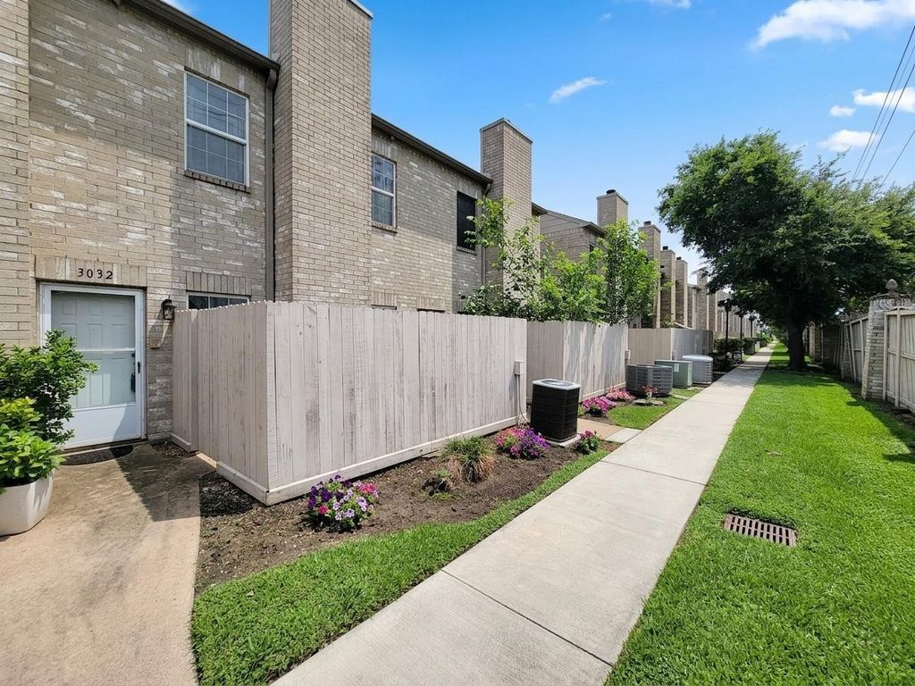 3032 Holly Hall Street 3032, Houston, TX 77054