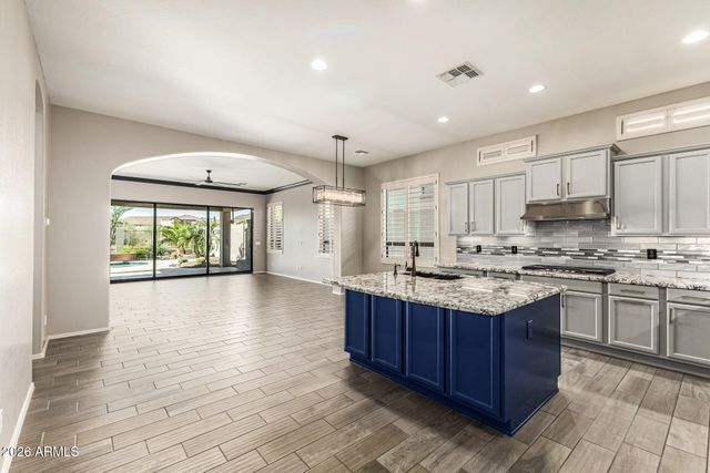 2046 N STEELE Circle, Mesa, AZ 85207