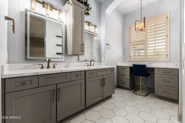 2046 N STEELE Circle, Mesa, AZ 85207